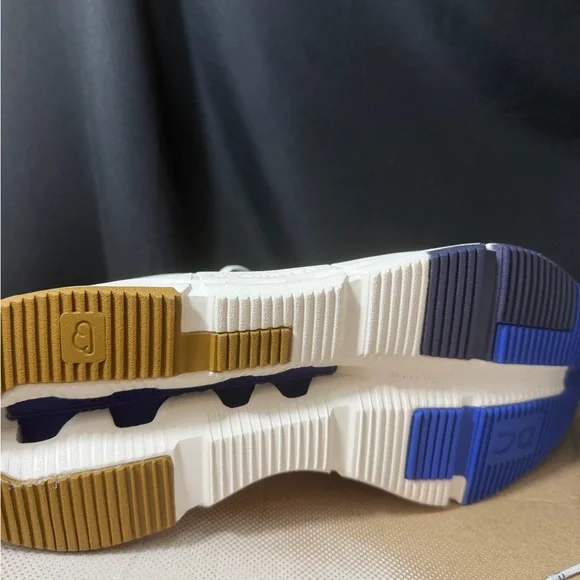 On Running Running Women’s Cloudnova Form 2 Sneakers in White & Blue BNIB Size8 - Picture 6 of 7